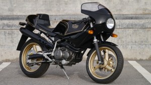 gilera-saturno-500-bialbero-schwarz-1990_0001_2-620x349.jpg